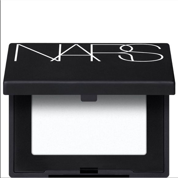 NARS Other - NARS Light Reflecting Pressed Setting Powder in Translucent